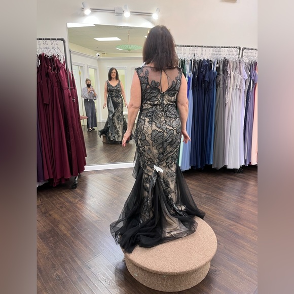 Montage by Mon Cherie Gown - Picture 13 of 13